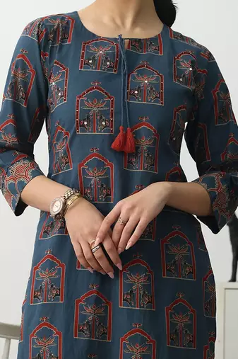 women ethnic motifs printed regular kurta with trousers