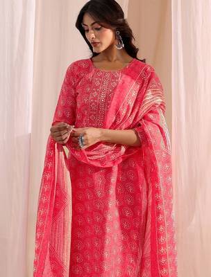 women ethnic motifs printed regular kurta with trousers & with dupatta 2