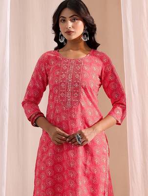 women ethnic motifs printed regular kurta with trousers & with dupatta 3