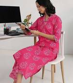 women ethnic motifs printed pleated kurta with trousers