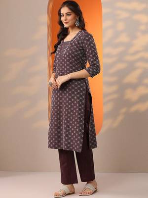 women ethnic motifs printed regular kurta with trousers & with dupatta 5