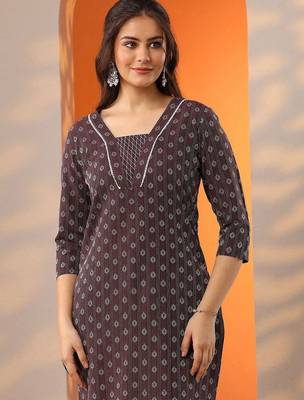 women ethnic motifs printed regular kurta with trousers & with dupatta 7