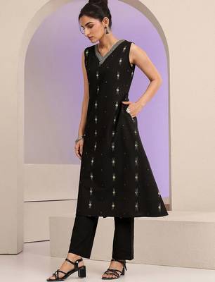 libas black woven design a-line kurta set 3
