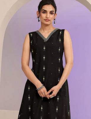 libas black woven design a-line kurta set 5
