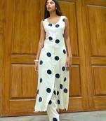 women printed regular kurta with trousers