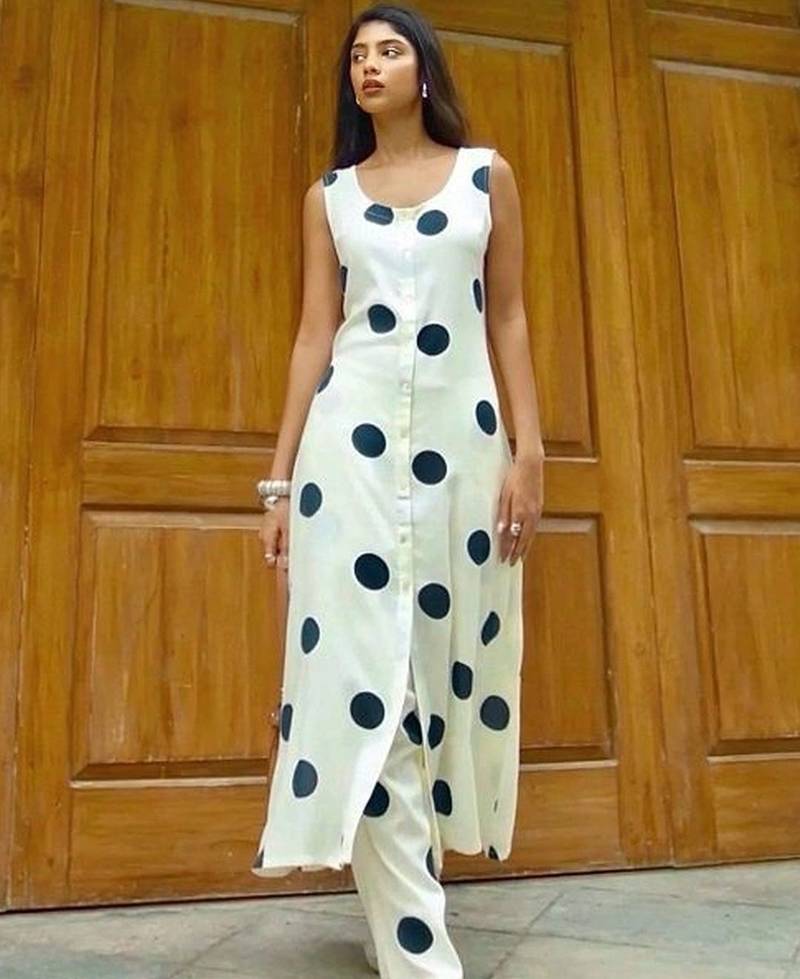 women printed regular kurta with trousers