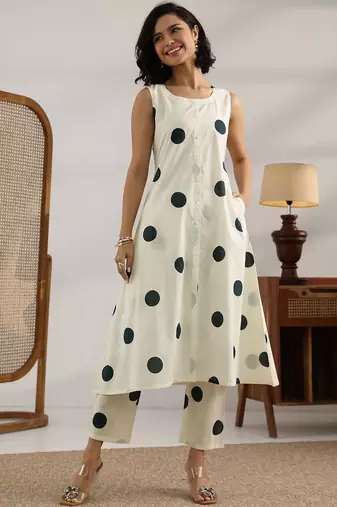 women printed regular kurta with trousers