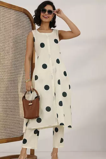 women printed regular kurta with trousers