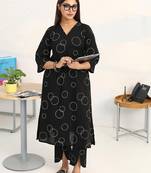 women printed regular kurta with trousers