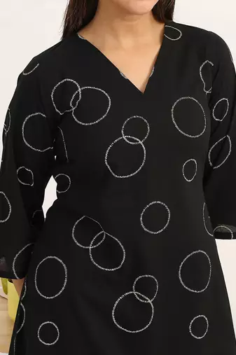 women printed regular kurta with trousers