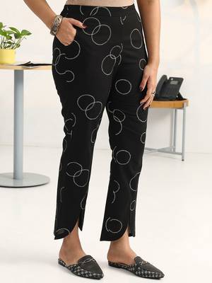 women printed regular kurta with trousers 6