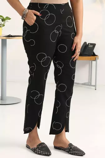 women printed regular kurta with trousers