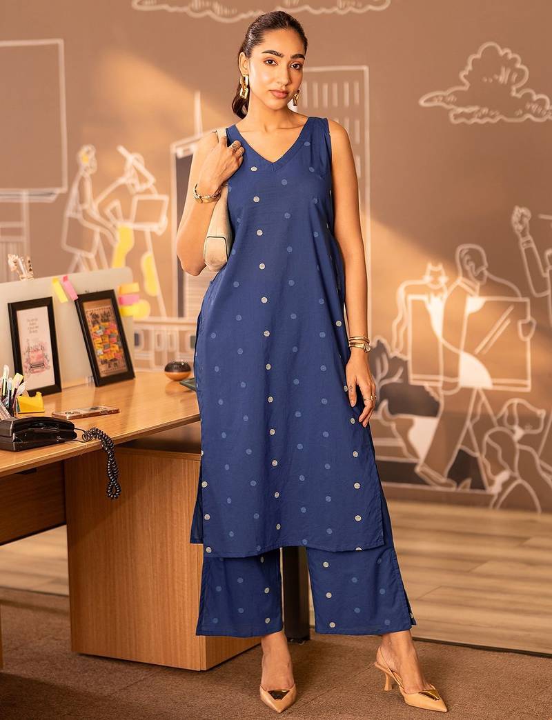 women geometric printed kurta with palazzos