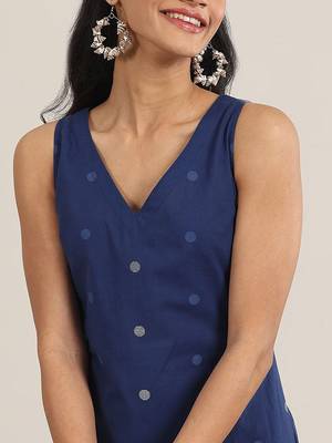 women geometric printed kurta with palazzos 3