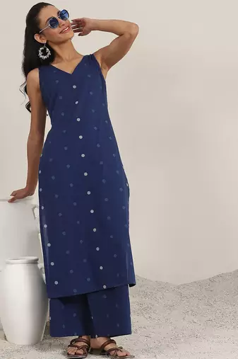 women geometric printed kurta with palazzos