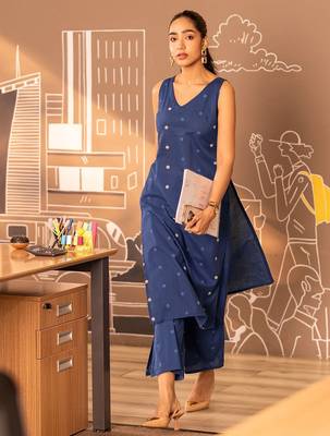 women geometric printed kurta with palazzos 7