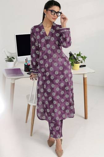 women ethnic motifs printed regular kurta with trousers
