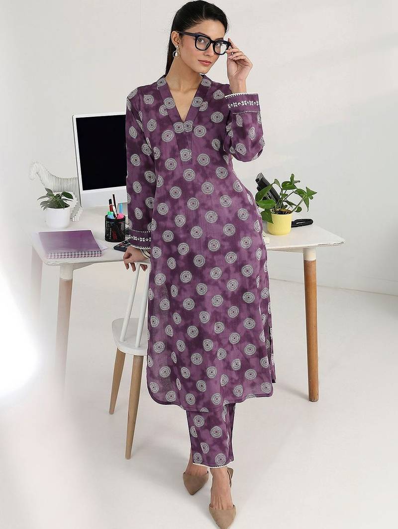 women ethnic motifs printed regular kurta with trousers