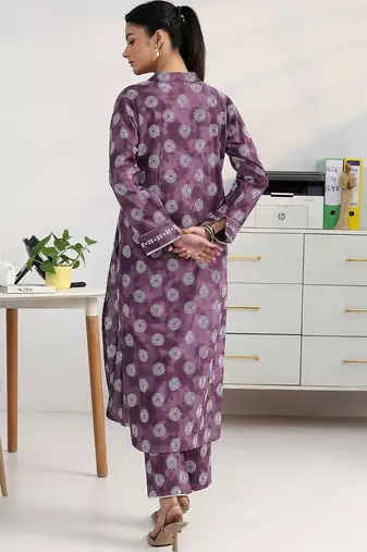 women ethnic motifs printed regular kurta with trousers