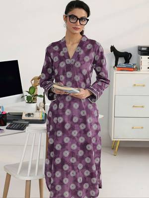 women ethnic motifs printed regular kurta with trousers 5
