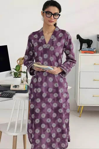 women ethnic motifs printed regular kurta with trousers