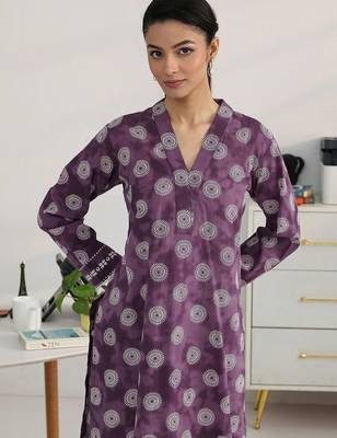 women ethnic motifs printed regular kurta with trousers 6