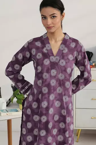 women ethnic motifs printed regular kurta with trousers