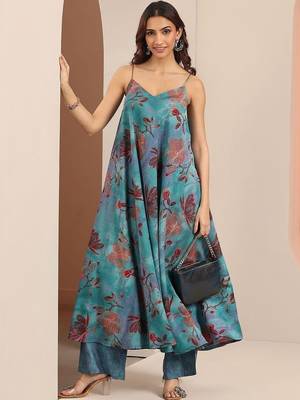 women floral printed regular kurta with trousers 1