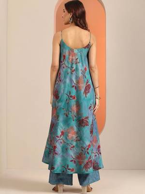 women floral printed regular kurta with trousers 4