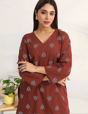women ethnic motifs printed regular cotton blend kurta with palazzos 2