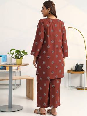 women ethnic motifs printed regular cotton blend kurta with palazzos 5