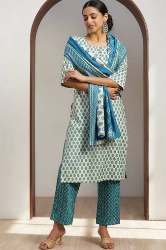 women ethnic motifs printed regular kurta with trousers & with dupatta