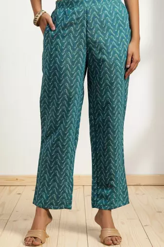 women ethnic motifs printed regular kurta with trousers & with dupatta