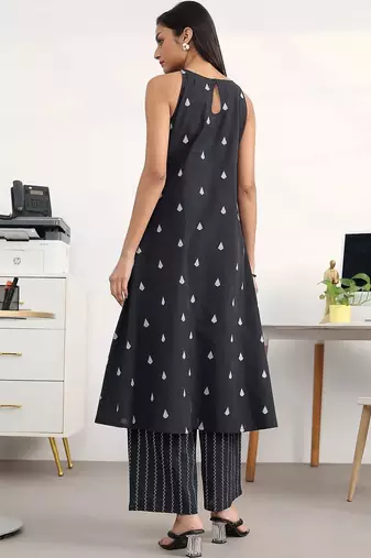 women printed regular kurta with palazzos