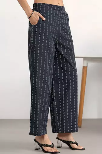 women printed regular kurta with palazzos