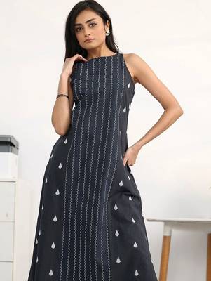women printed regular kurta with palazzos 5