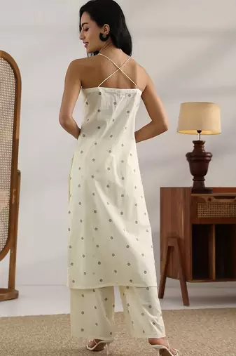 women ethnic motifs printed regular kurta with palazzos
