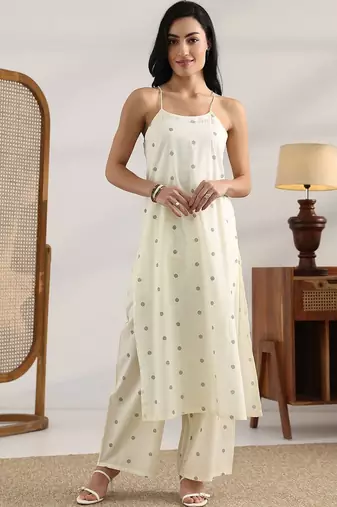 women ethnic motifs printed regular kurta with palazzos