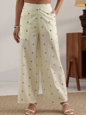 women ethnic motifs printed regular kurta with palazzos 7
