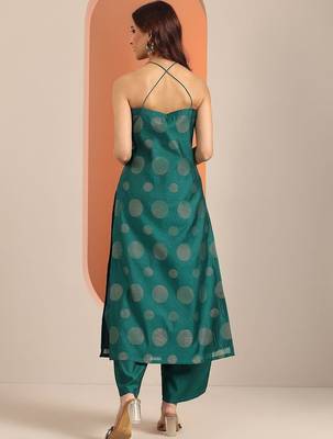 women printed regular kurta with palazzos 4