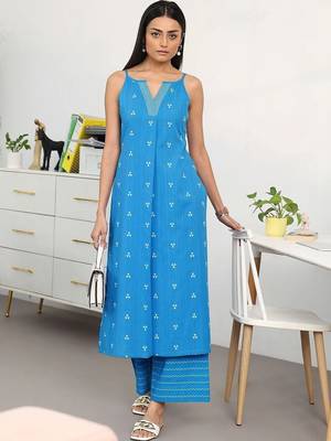 women printed regular kurta with palazzos 1