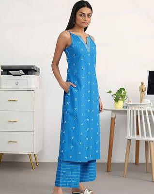 women printed regular kurta with palazzos 2