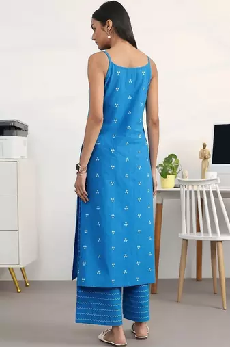 women printed regular kurta with palazzos