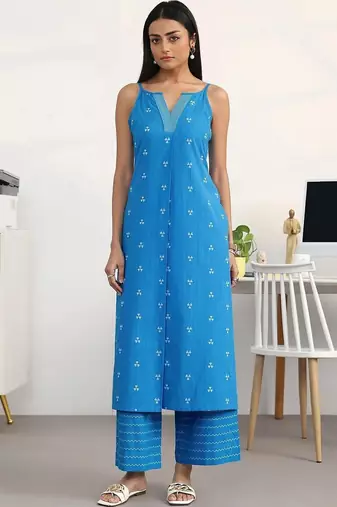 women printed regular kurta with palazzos