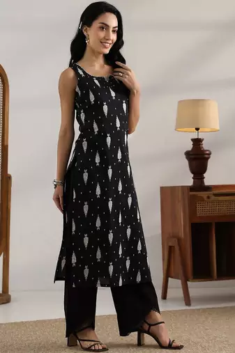 women ethnic motifs printed regular kurta with palazzos