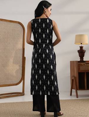 women ethnic motifs printed regular kurta with palazzos 3