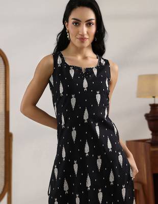 women ethnic motifs printed regular kurta with palazzos 5