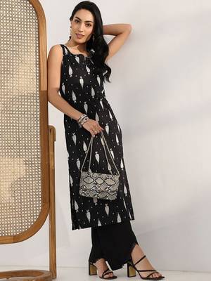 women ethnic motifs printed regular kurta with palazzos 6