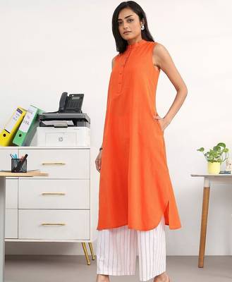women regular kurta with trousers 4