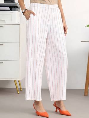women regular kurta with trousers 5